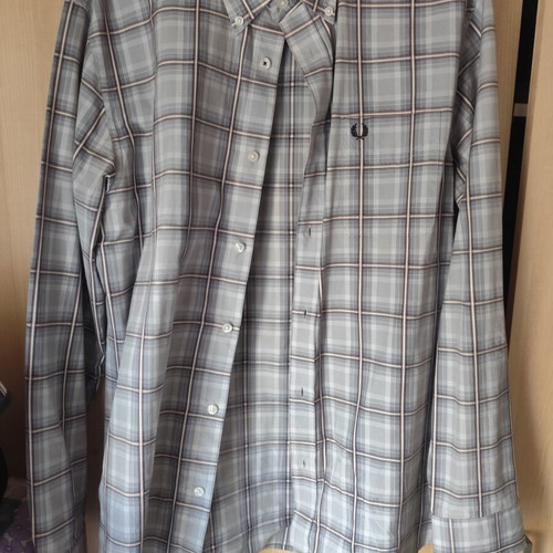 Fred Perry Shirt size Large like new, white and red