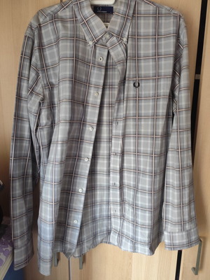 Fred Perry Shirt size Large like new, white and red