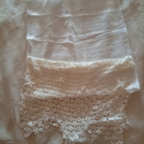 Traditional Handmade Silk Woven Runner like new, large size, white