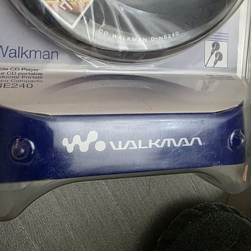 Sony CD Walkman Discman D-NE240 MP3 CD G-Protection new