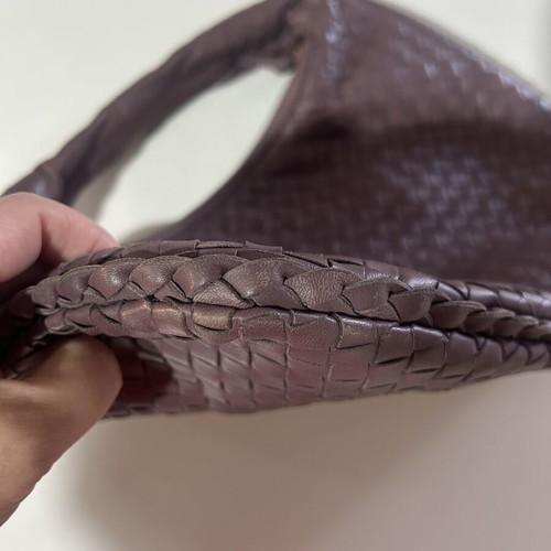 Bottega Veneta shoulder bag like new, purple