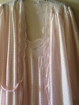 Nightgown and robe pink with lace Sudtrikot vintage new