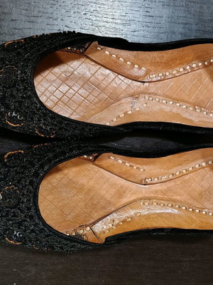 Punjabi Jutti Traditional Shoes new with leather embroidery and beads