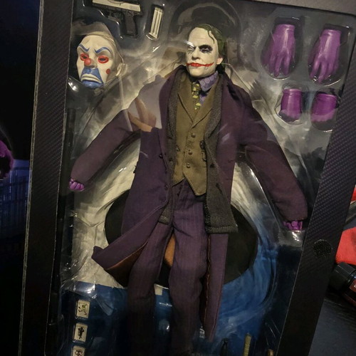 DC Direct The Dark Knight The Joker and Batman 1/6 Bundle like new