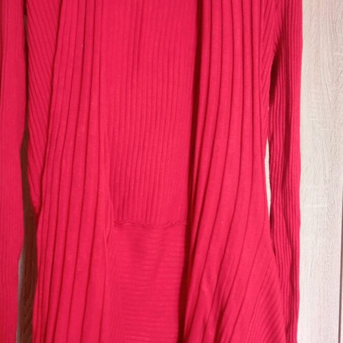 Red cardigan like new, size L