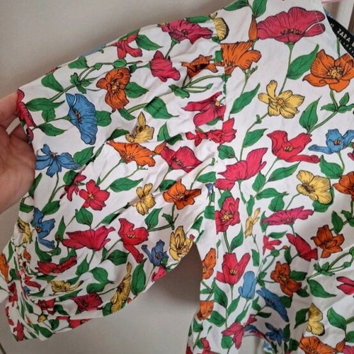 Zara floral blouse like new, size XS