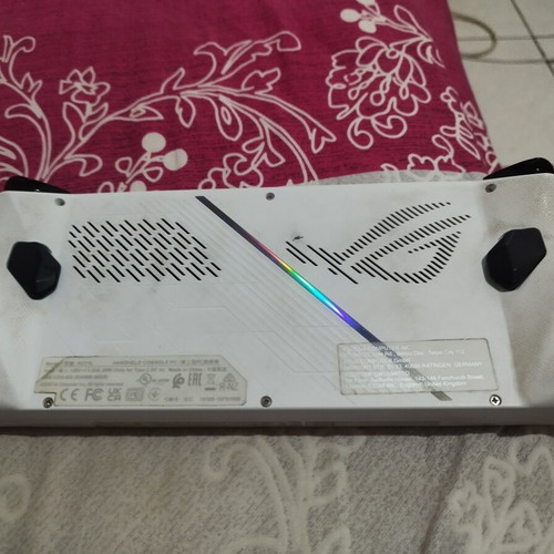 Asus ROG ROG Ally Z1 Extreme gaming console