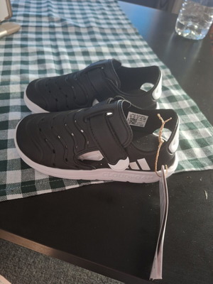 Adidas Water Sandal 2 unisex παιδικά νούμερο 32 σαν καινούργιο, μαύρο και άσπρο