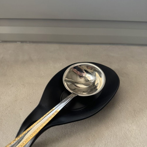 Black Silicone Spoon Rest like new, heat resistant