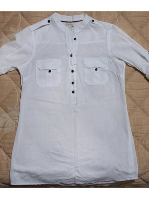 White Stradivarius shirt used, size M, missing one button