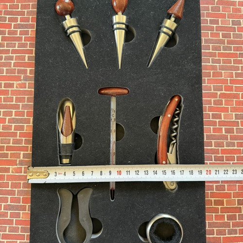 Wine accessories complete set new