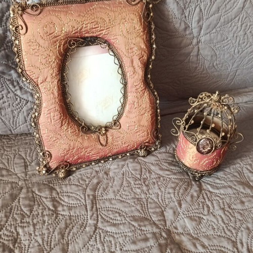 Luxury frame set used with pencil and makeup brush holder
