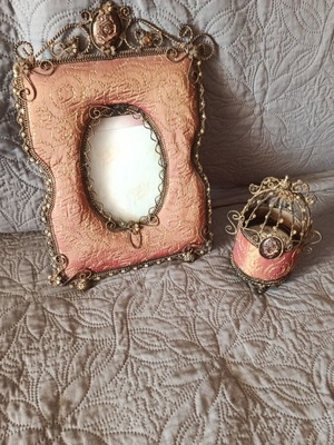 Luxury frame set used with pencil and makeup brush holder
