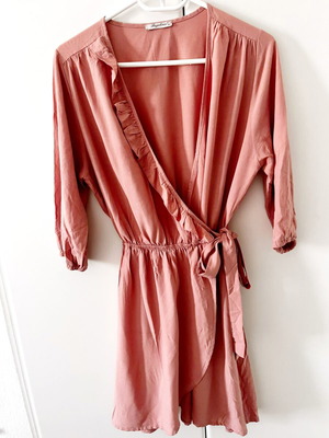 Regalinas pink short wrap dress like new