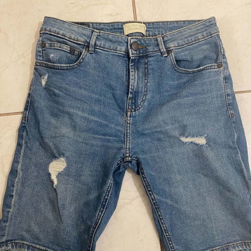 Pull & Bear men's denim bermuda shorts like new, size 32, blue