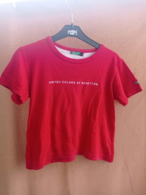 Benetton red t-shirt used, size S