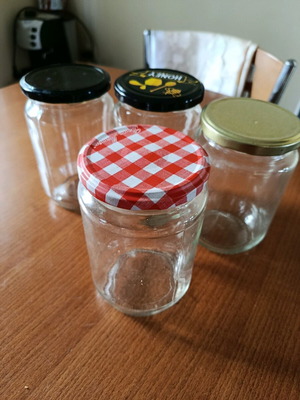 Storage jars set of 4 like new, 1 liter