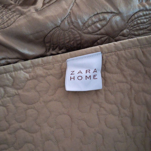 Zara Home quilt gold chestnut 250×230 cm like new
