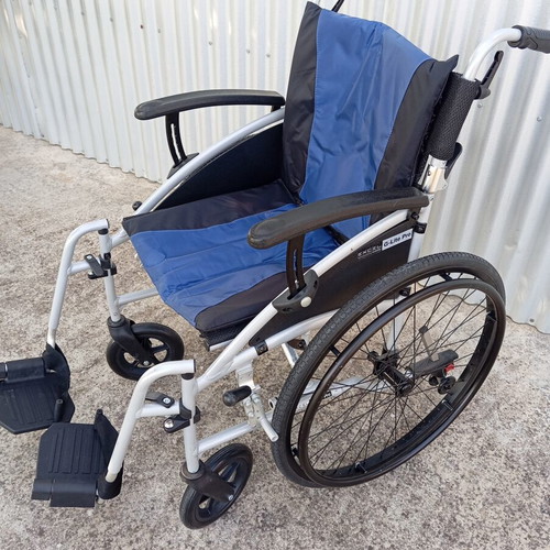 Girl's wheelchair, like new