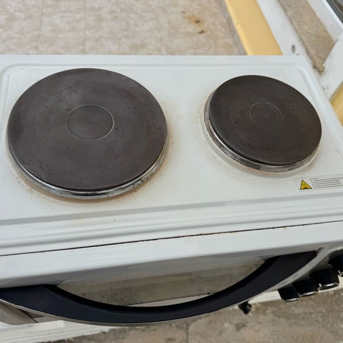 Ovens used, one large and one small with hot plates
