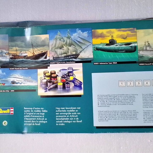 Revell 05208 Meteor 1 300 German Research Vessel Model like new