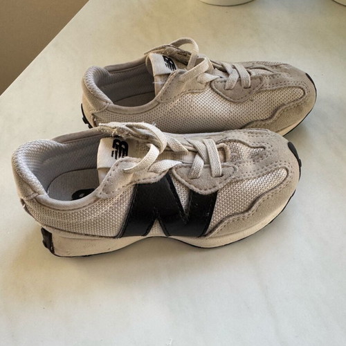 New Balance kids' athletic shoes like new, size 26, gray