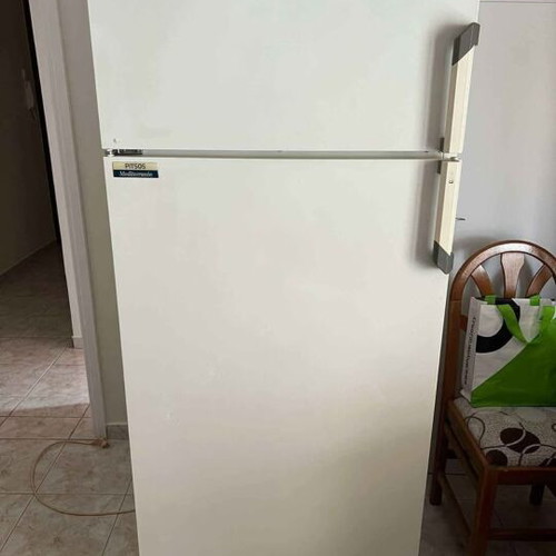Pitsos refrigerator like new