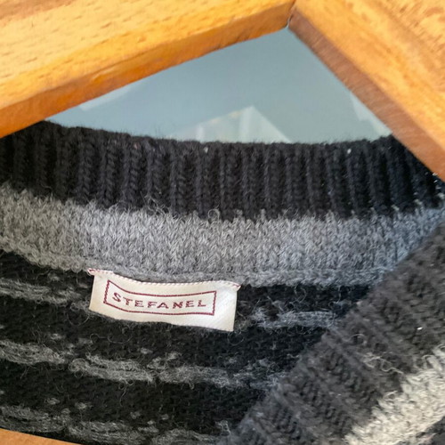 Stefanel men's knitted sweater like new, size L, multicolor