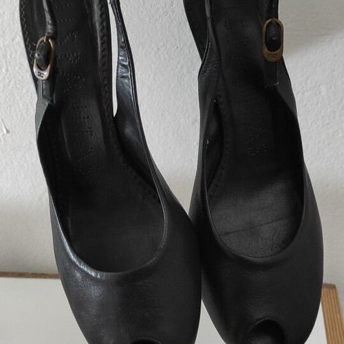 Hispanitas leather sandals size 38 like new, black