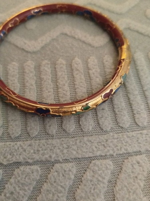 Metal bracelet with unique colorful designs like new