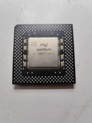 Intel Pentium MMX 200 MHz Desktop CPU Processor SL27J like new