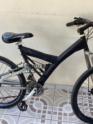 Mountain bike used with new tires and saddle, aluminum frame, disc brakes