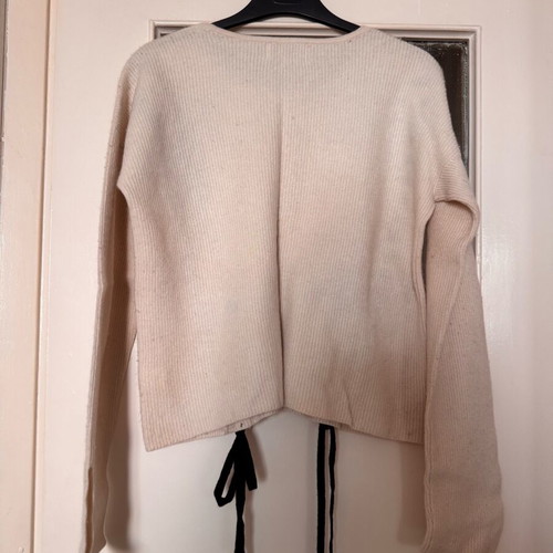 Cashmere sweater 100% used, size Large, black and white