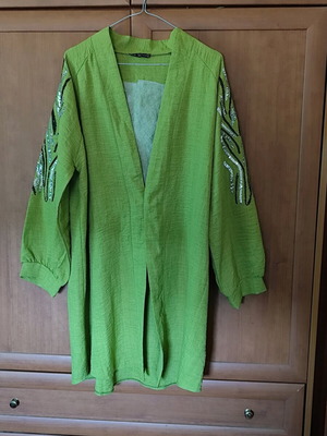 Tunic embroidered with sequins, like new, green, size 5XL