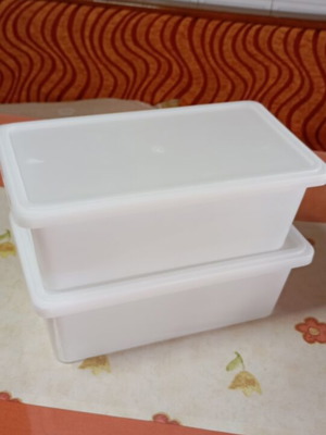 Storage containers like new, 2 large rectangular 29x16