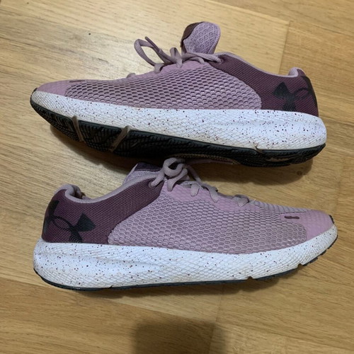 Women's athletic shoes under armour size 38 (38.5)