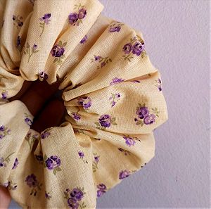 Χειροποίητο flower scrunchie