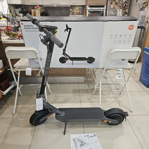 Xiaomi Ultra 4 electric scooter, like new