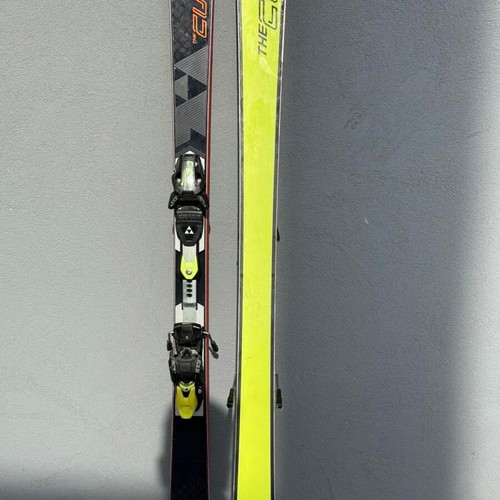 Fischer The Curv ski used, height 1.71