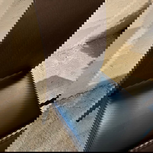 Τραπεζαρία ιταλική μεταχειρισμένη Wenge με 5 καρέκλες δερμάτινες