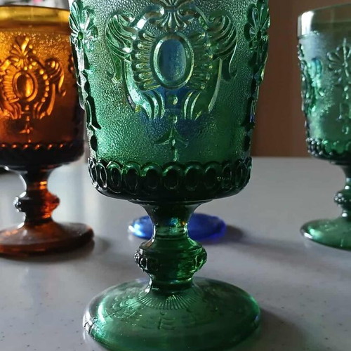 Vintage drink and water glasses like new with embossed design, set of 11