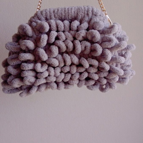 Puffy gray handbag new with chain
