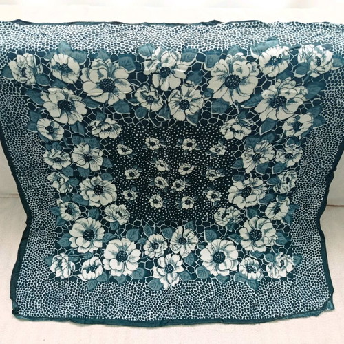 Headscarf used, black and white, size 66/63 cm