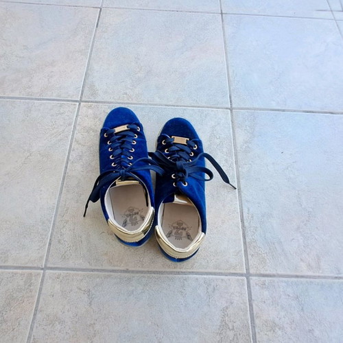 Sneakers used, size 37, blue with velvet texture and gold details