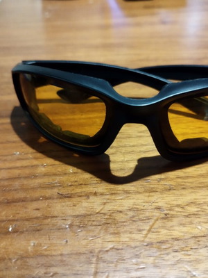 Protective sunglasses with yellow lenses like new, suitable for driving and shooting