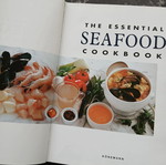 Βιβλίο The Essential Seafood Cookbook σαν καινούργιο, αγγλικό