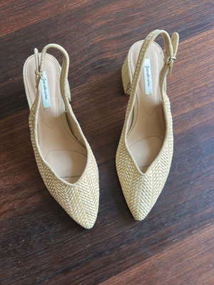 Stradivarius Beige Woven Raffia Platform Heels Like New Size 37