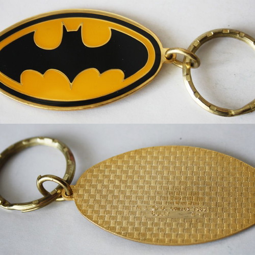 Vintage 1989 Batman metal keychain Bullyland DC Comics new