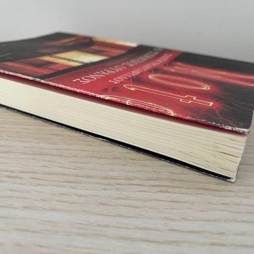 O Ypogeios Ouranos novel used, Greek by Soti Triantafyllou