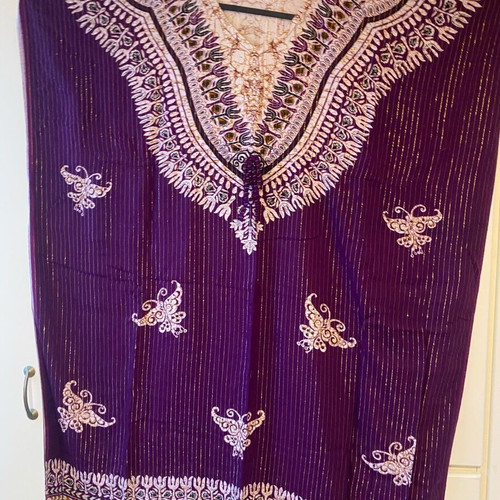 Caftan like new, purple, 100% rayon